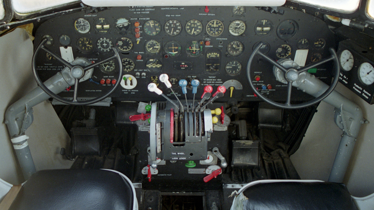 LEGO anunță spectaculosul set Icons 11378 Douglas DC-3 PAN AM Airliner: O legendă a aviației revine din piese
