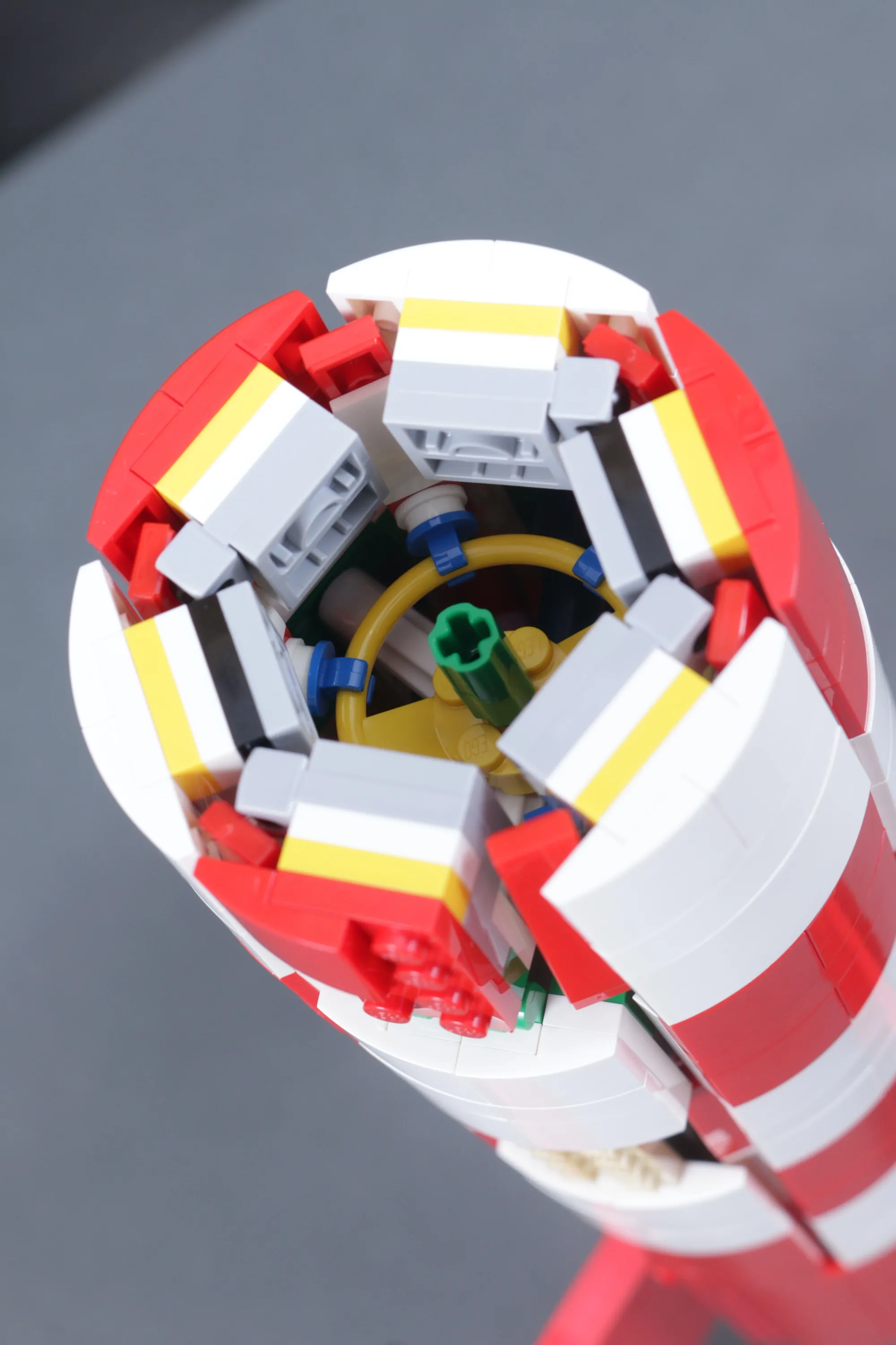 Detalii fascinante despre noul set LEGO Ideas 21367 Tintin Moon Rocket: Între acuratețe istorică și secrete ascunse