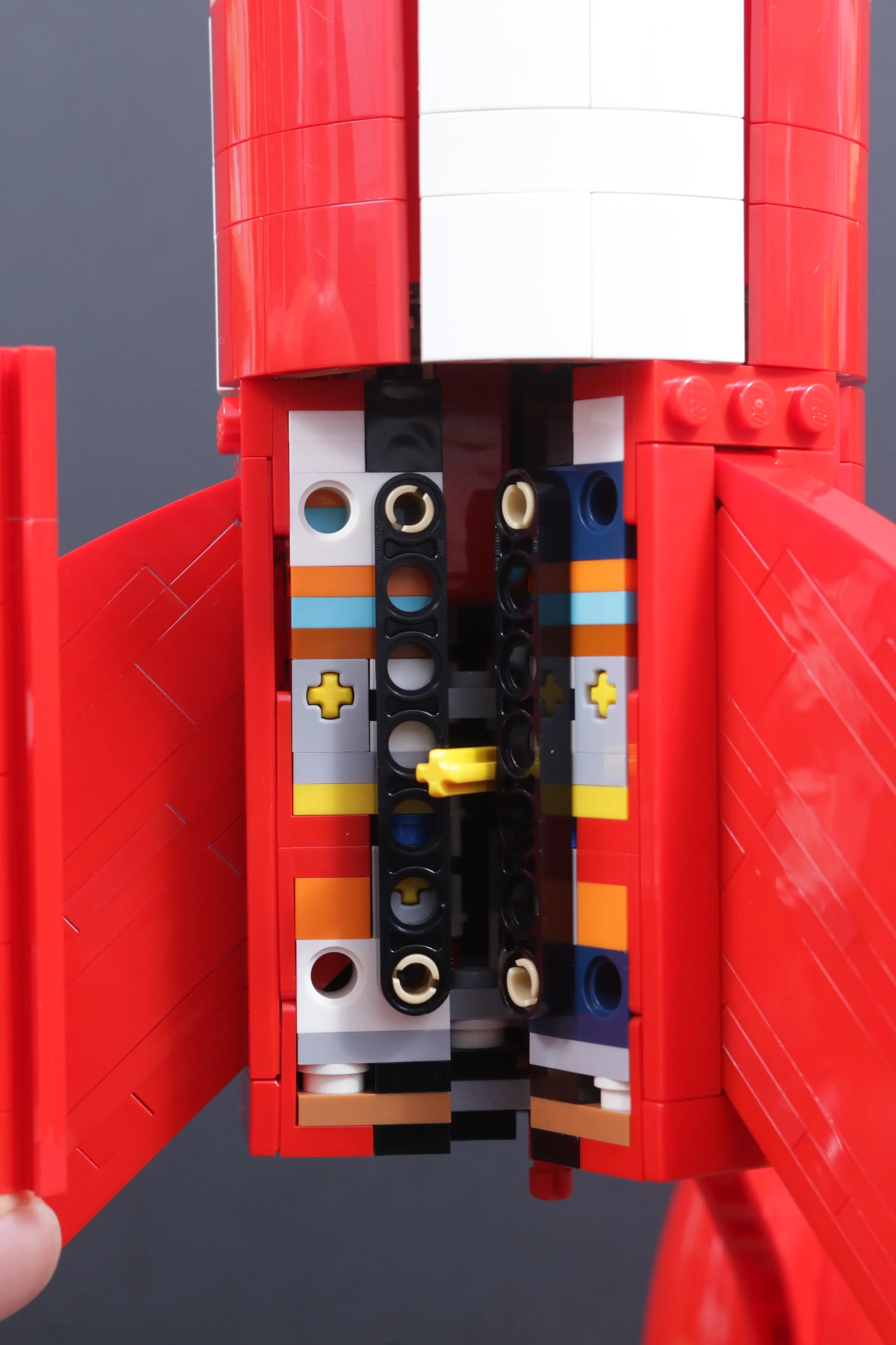 Detalii fascinante despre noul set LEGO Ideas 21367 Tintin Moon Rocket: Între acuratețe istorică și secrete ascunse