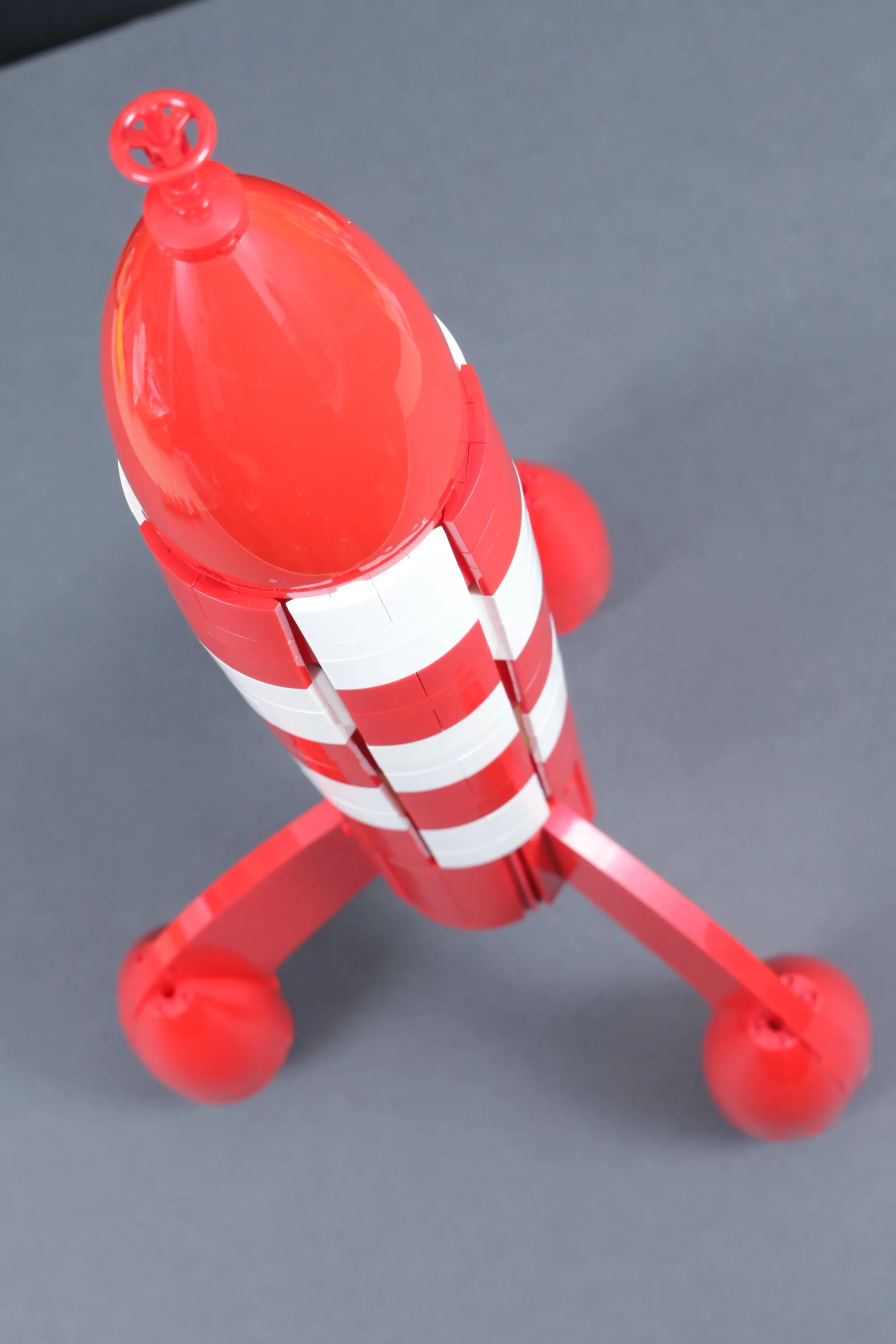 LEGO lansează spectaculosul set 21367 Tintin Moon Rocket: O colaborare plină de detalii fascinante cu universul lui Hergé