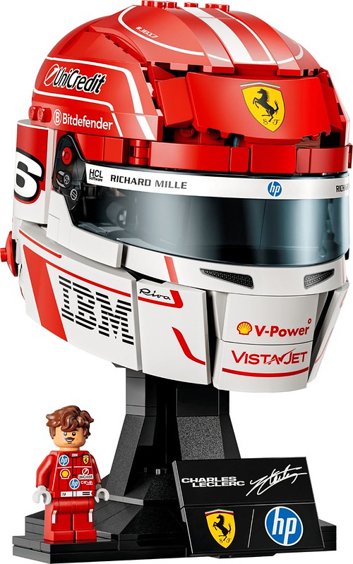 LEGO anunță noile seturi de colecție Scuderia Ferrari HP: Căștile piloților Charles Leclerc și Lewis Hamilton