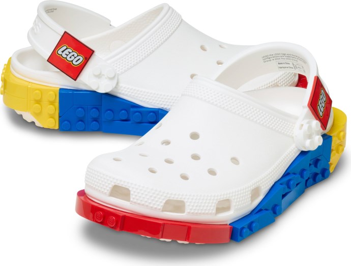LEGO lansează o nouă colecție exclusivă de încălțăminte și accesorii în colaborare cu Crocs
