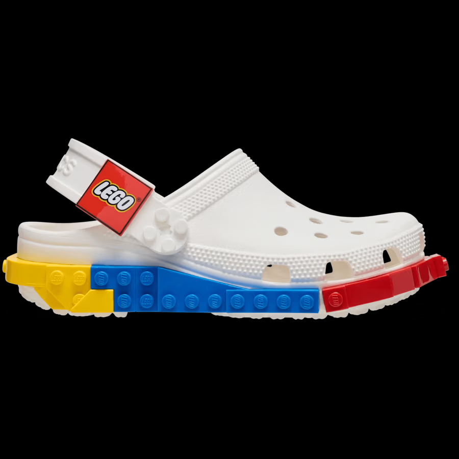 LEGO lansează noua colecție LEGO Crocs Creativity Collection: Stil și confort pentru fanii de toate vârstele