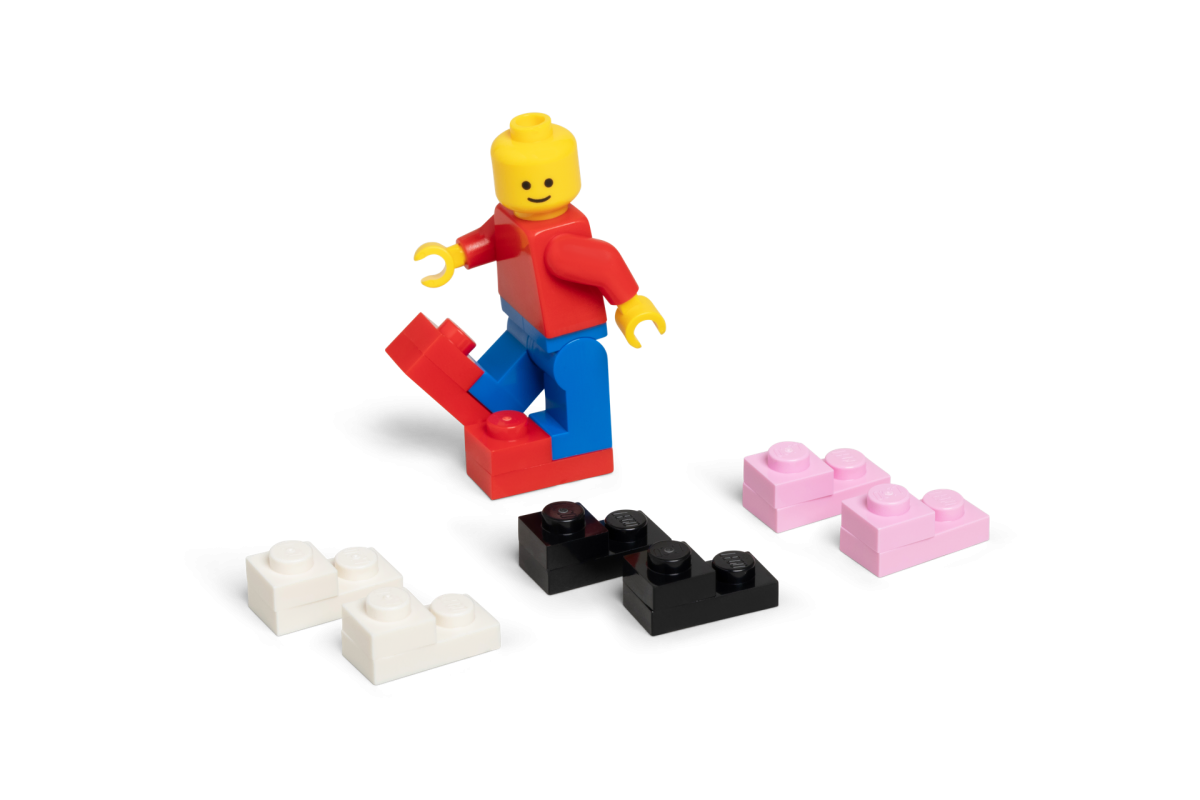 LEGO anunță prețuri surprinzător de accesibile pentru noua colecție Crocs Jibbitz și evenimente speciale de lansare
