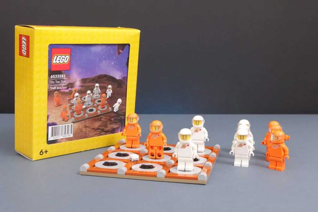 Veste excelentă pentru colecționari: LEGO readuce în Centrul de Recompense Insiders seturile Mario Kart Spiny Shell și Tic Tac Toe