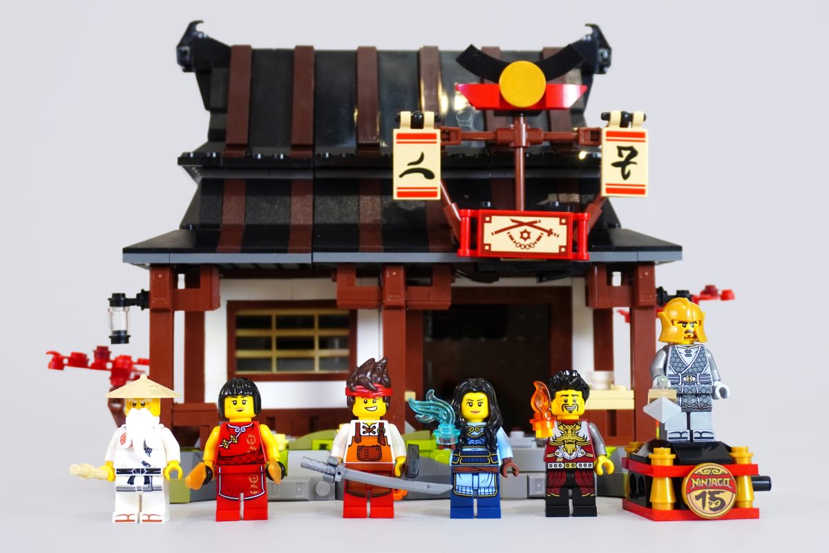 Ofertă specială pentru LEGO NINJAGO 71858 Four Weapons Blacksmith: Prima reducere pentru setul aniversar de 15 ani