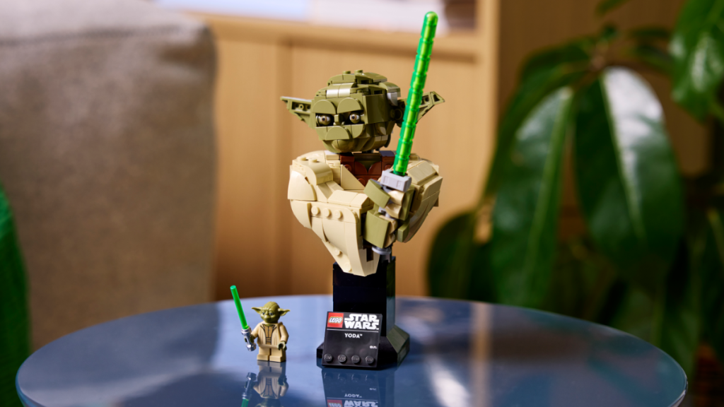 Detalii noi despre designul noilor busturi LEGO Star Wars Yoda și Darth Vader: Secretul din spatele plăcuțelor de prezentare