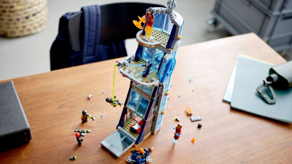 Detalii noi despre viitorul LEGO Marvel în 2026: Un nou Avengers Tower și bustul lui Doctor Doom