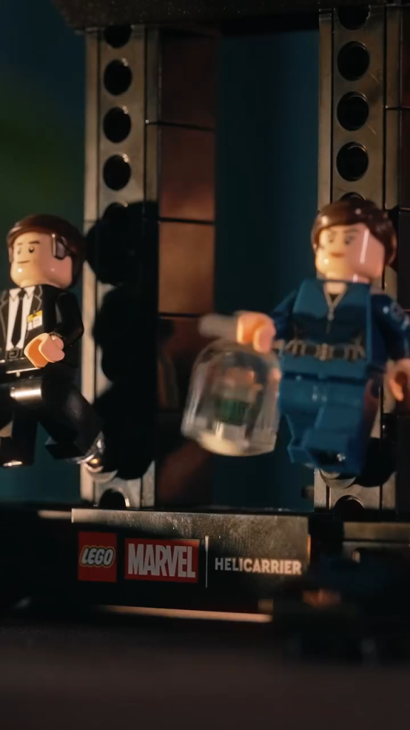 LEGO dezvăluie noi detalii despre 76354 S.H.I.E.L.D. Helicarrier: Secretele din spatele noii nave de luptă Marvel