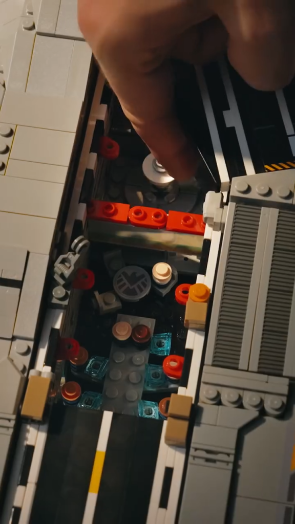 LEGO dezvăluie noi detalii despre 76354 S.H.I.E.L.D. Helicarrier: Secretele din spatele noii nave de luptă Marvel