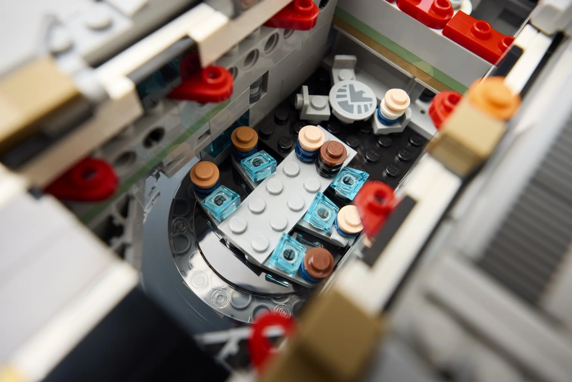 LEGO lansează noul S.H.I.E.L.D. Helicarrier (76354): Detalii noi despre designul și precizia noului simbol Marvel