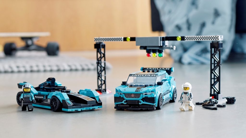 LEGO Speed Champions pregătește o surpriză Jaguar pentru 2026: Detalii despre noul set 77264