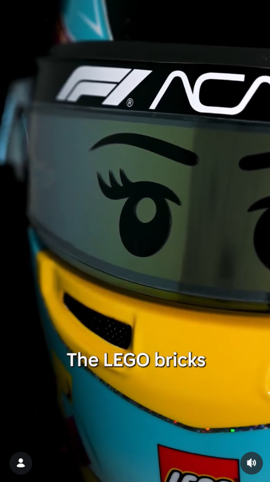 Detalii noi despre casca de curse LEGO a pilotei Esmee Kosterman și legătura cu noul set F1 ACADEMY
