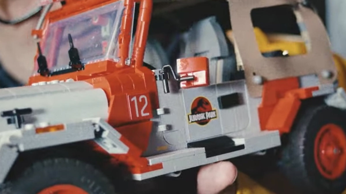 LEGO anunță noul set 77984 Jurassic Park Jeep Wrangler: O replică impresionantă a legendarului vehicul din 1993