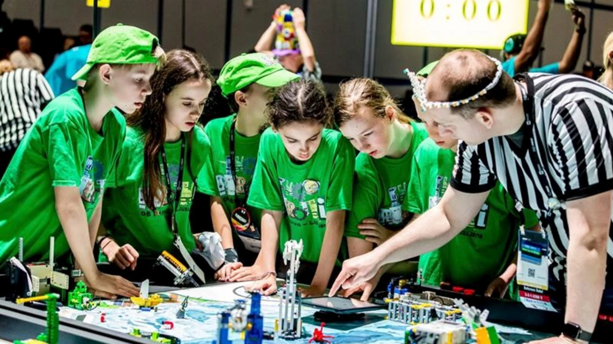 LEGO anunță finalul parteneriatului istoric cu FIRST: O nouă eră pentru educația STEM începe în 2027