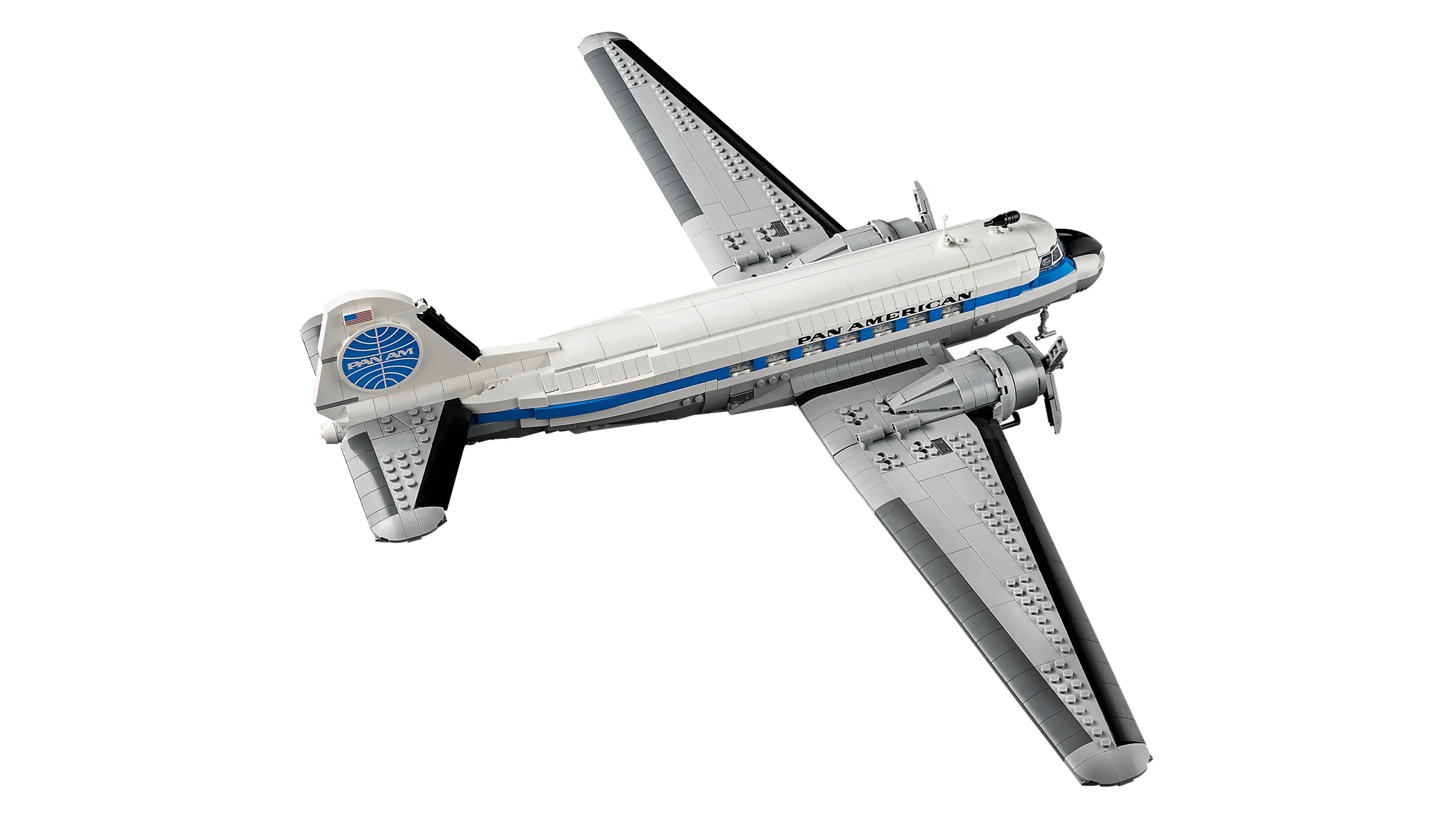 Avionul Douglas DC-3 PAN AM, un model LEGO detaliat. O piesă de colecție atrăgătoare.