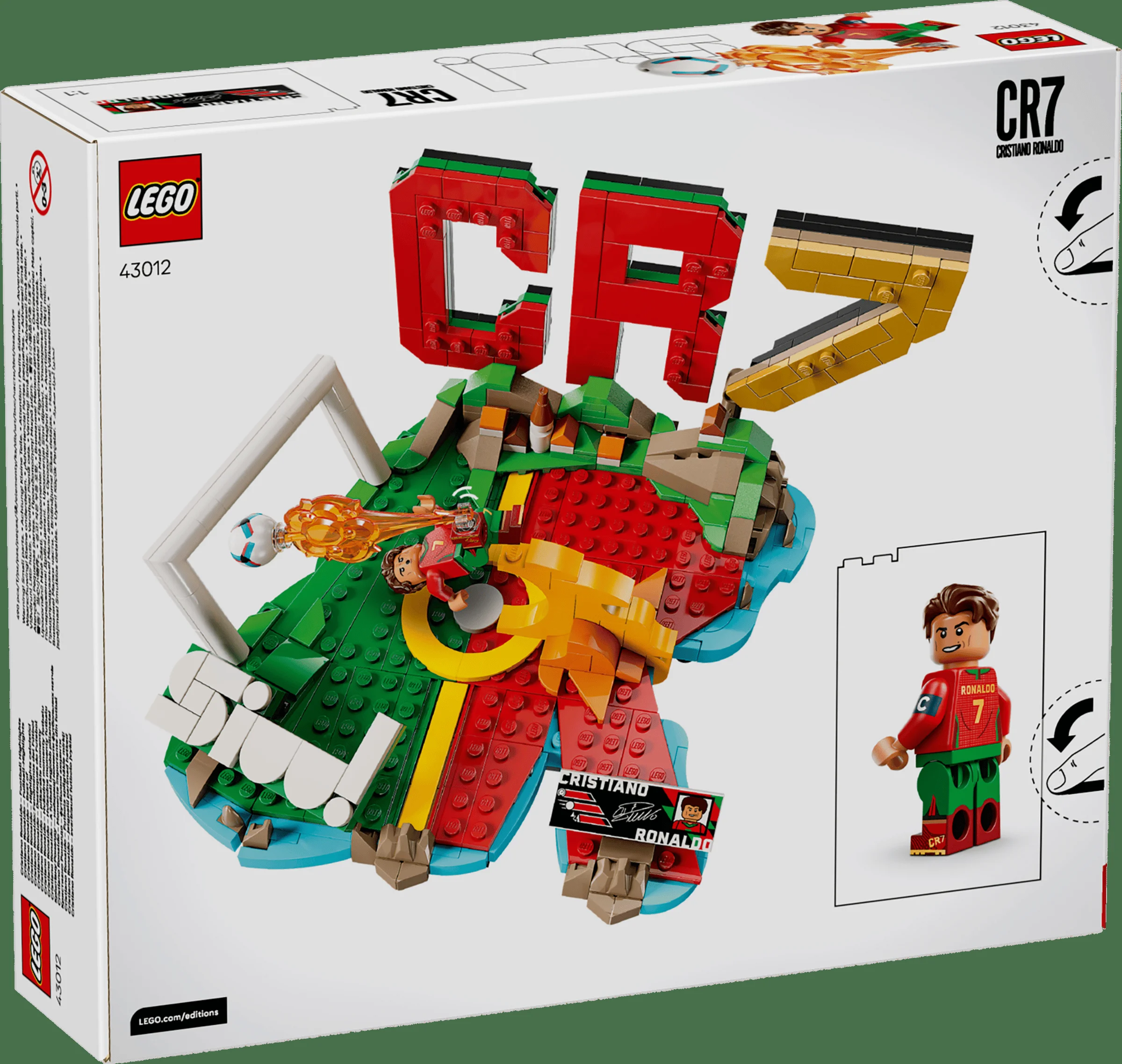 Cutia LEGO 43012 prezintă o dioramă cu Cristiano Ronaldo în acțiune, plus o minifigurină CR7.