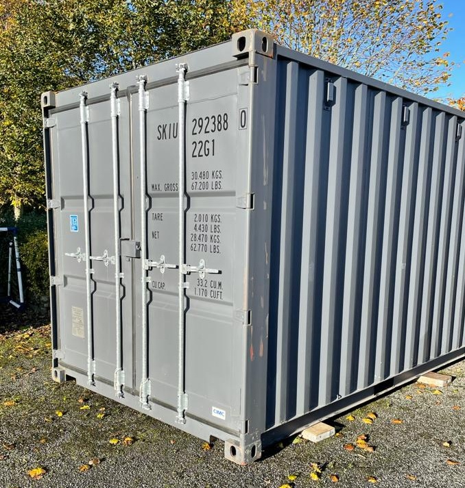 O recompensă record de 100.000 RON pentru recuperarea unui container cu seturi LEGO destinat micuților din Malawi