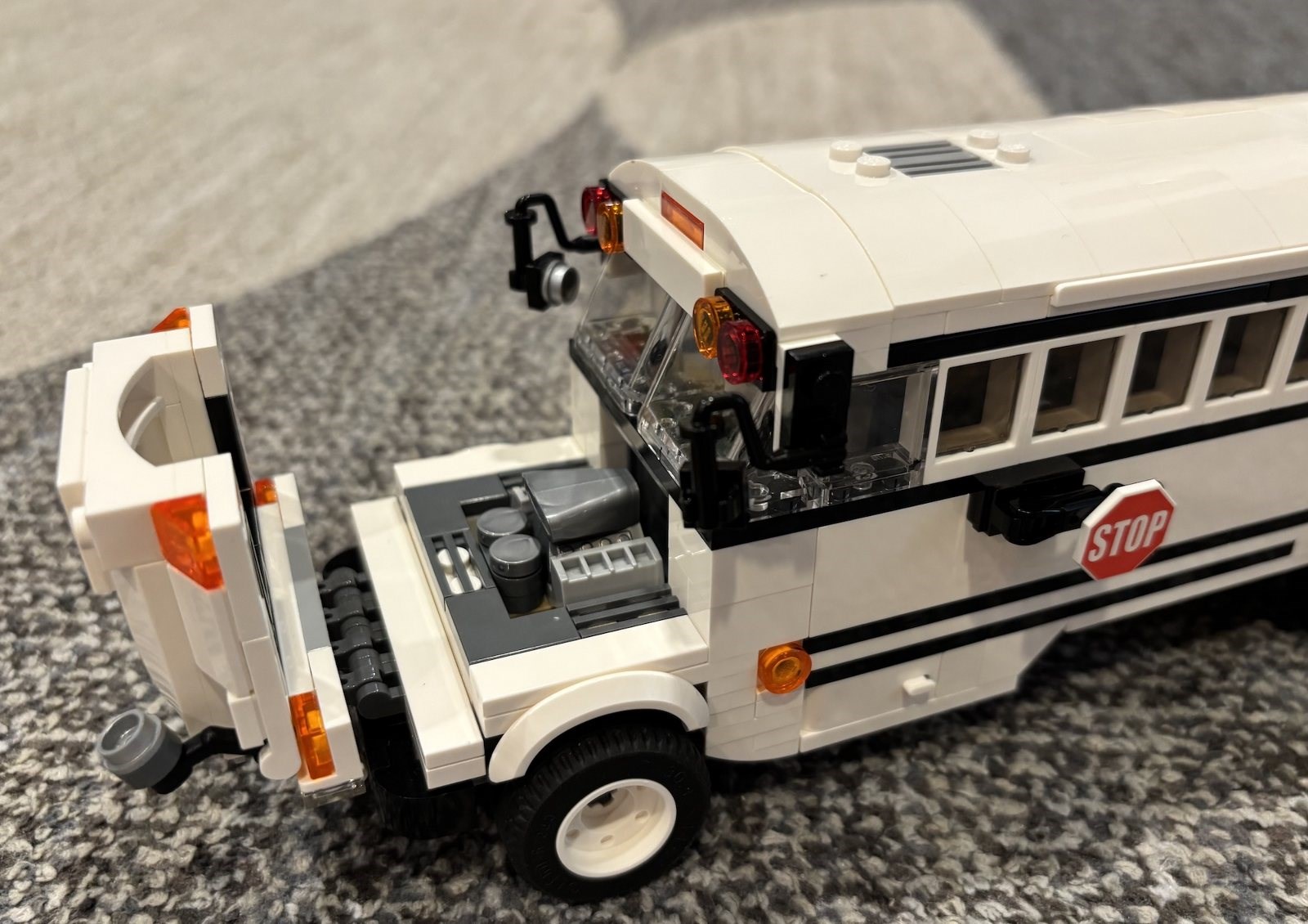 Detalii noi despre evoluția proiectului Classic American School Bus pe platforma LEGO Ideas