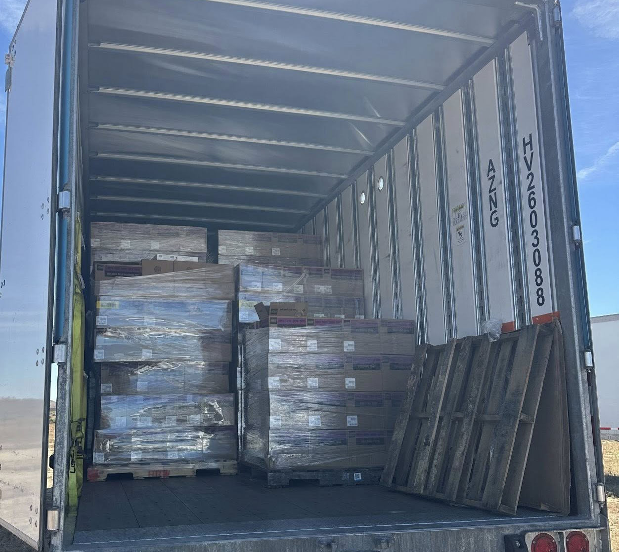 Captură record de produse LEGO: Marfă furată în valoare de peste 4,5 milioane RON recuperată de autorități