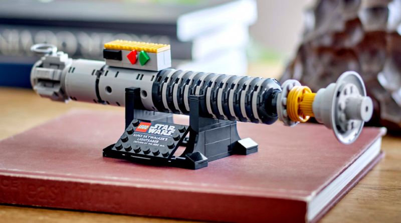 LEGO lansează 40917 The Darksaber: O piesă legendară pentru colecția ta Star Wars în 2026