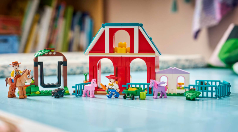 LEGO lansează 43304 Blaze’s Horse Ranch: Bullseye revine după o pauză de 16 ani în noua gamă Toy Story 5