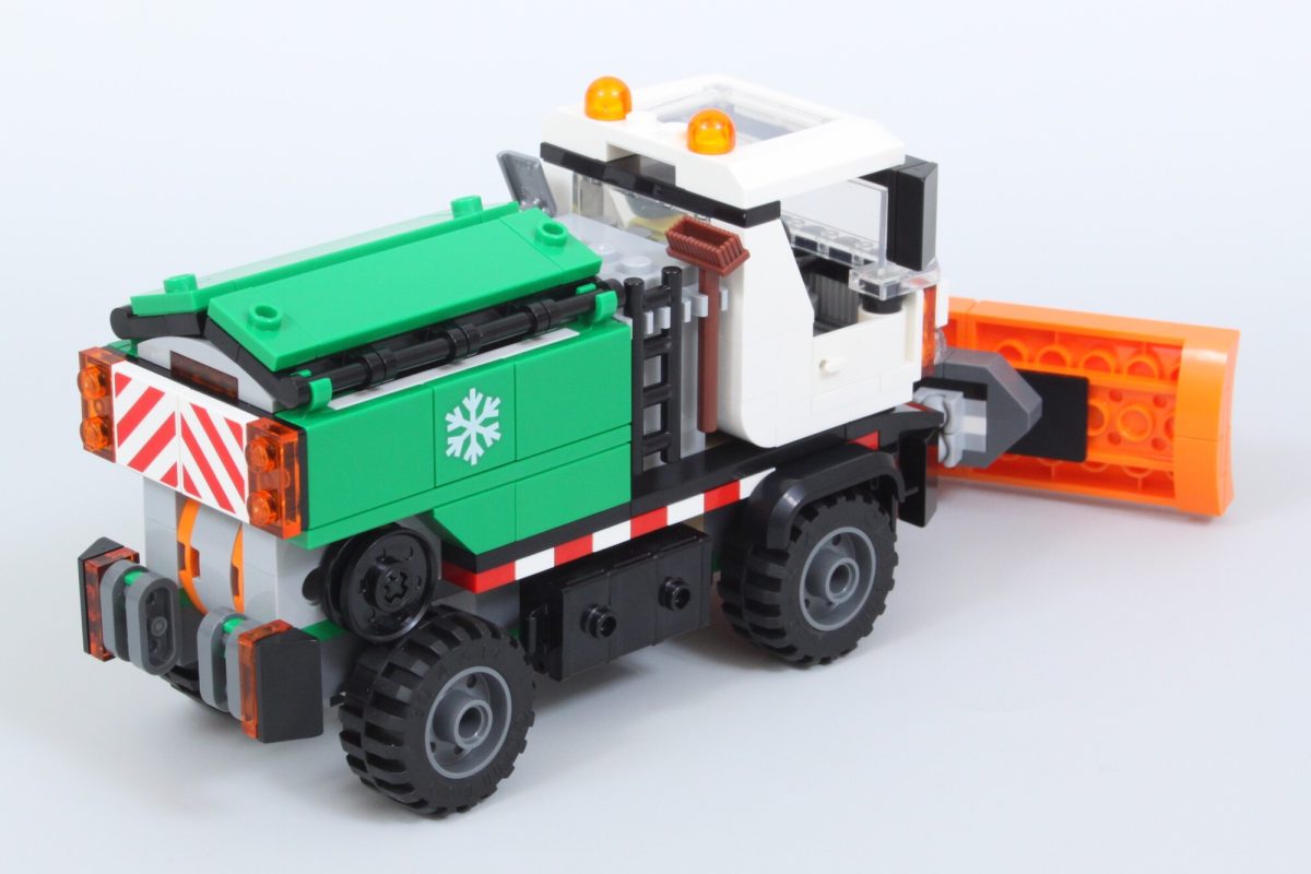 Magia reconstrucției: De ce setul LEGO City 60490 Snowplough a devenit preferatul comunității pentru modele alternative