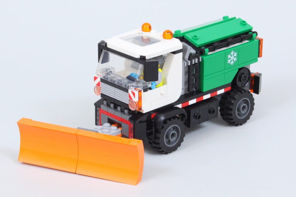 Magia reconstrucției: De ce setul LEGO City 60490 Snowplough a devenit preferatul comunității pentru modele alternative