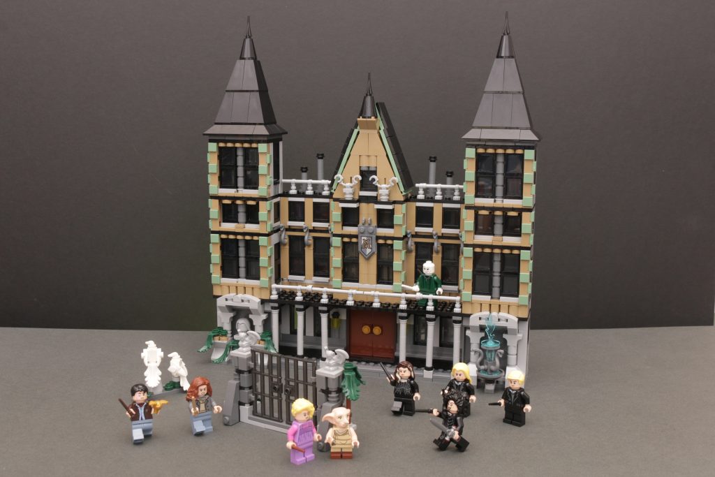 Cum să transformi LEGO Harry Potter 76453 Malfoy Manor într-o proprietate impunătoare cu un buget redus