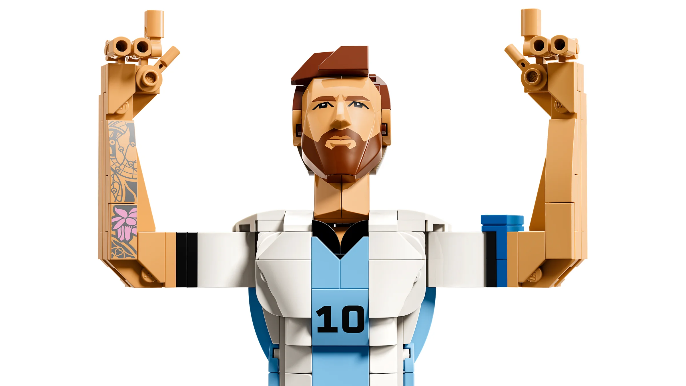 Modelul LEGO al lui Lionel Messi, cu brațele ridicate, detaliind construcția și designul distinctiv.