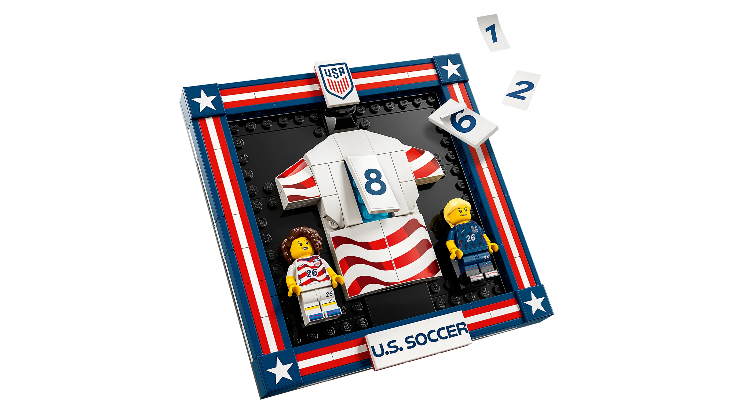 Prezentare a setului LEGO 43033, tricoul echipei de fotbal a SUA. Include minifigurine și detalii.