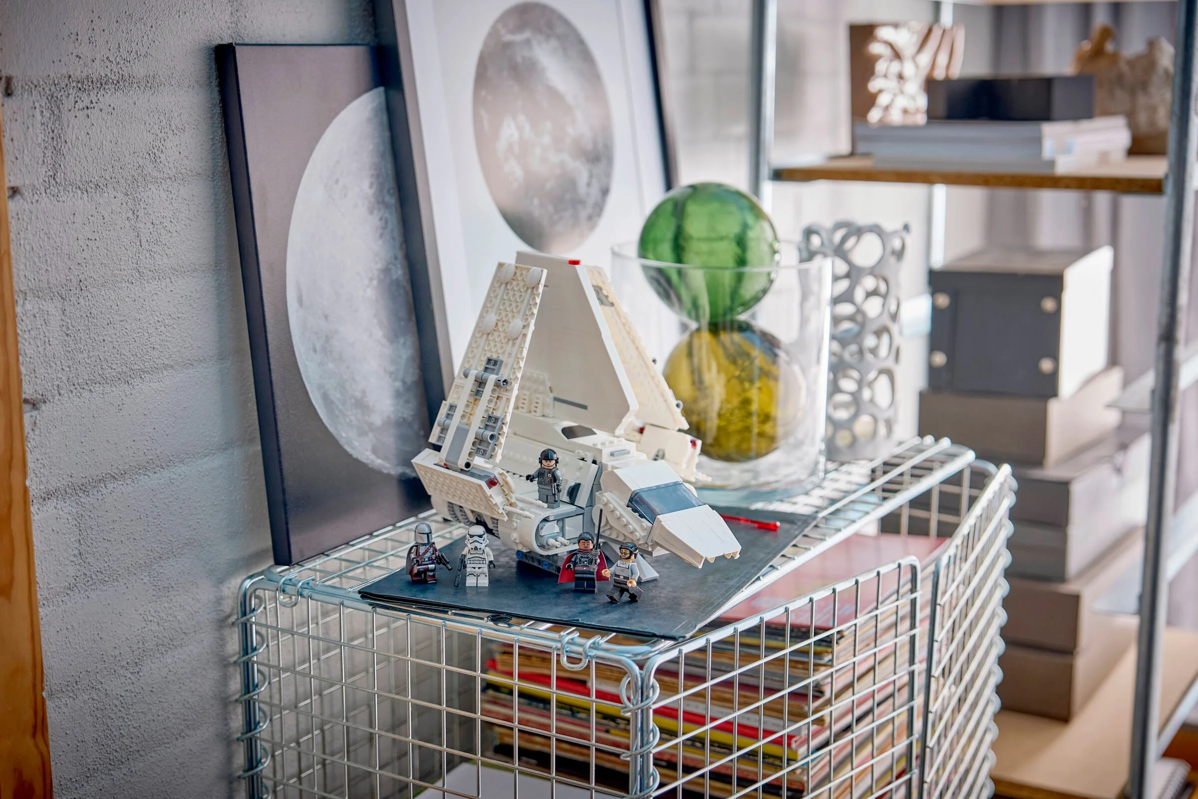 Naveta Lambda-class Imperială LEGO Star Wars, model și minifigurine. O prezentare atractivă.