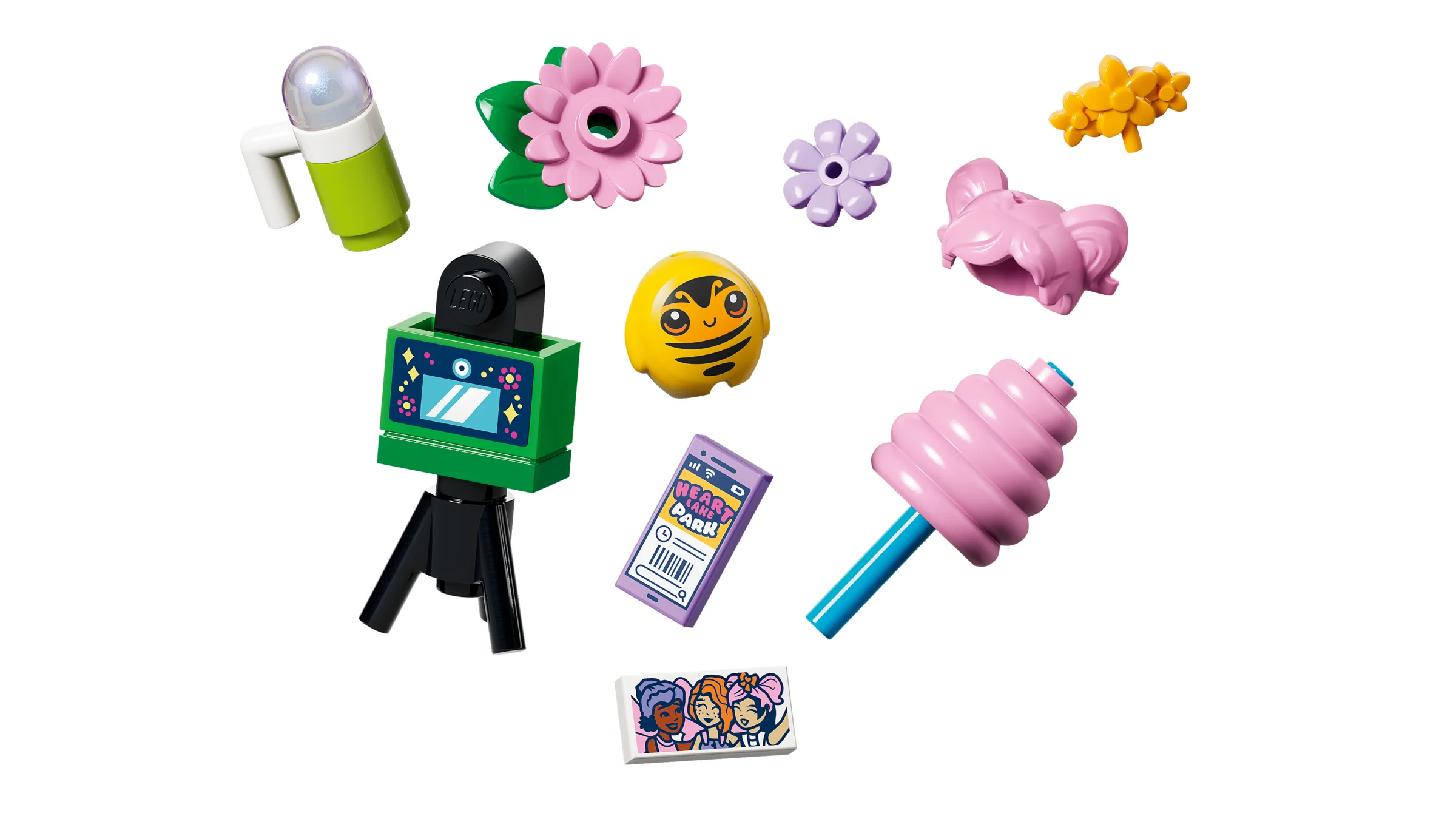 Detalii ale accesoriilor LEGO Friends, setul 42702: aparat foto, flori, albină, bilet, etc.
