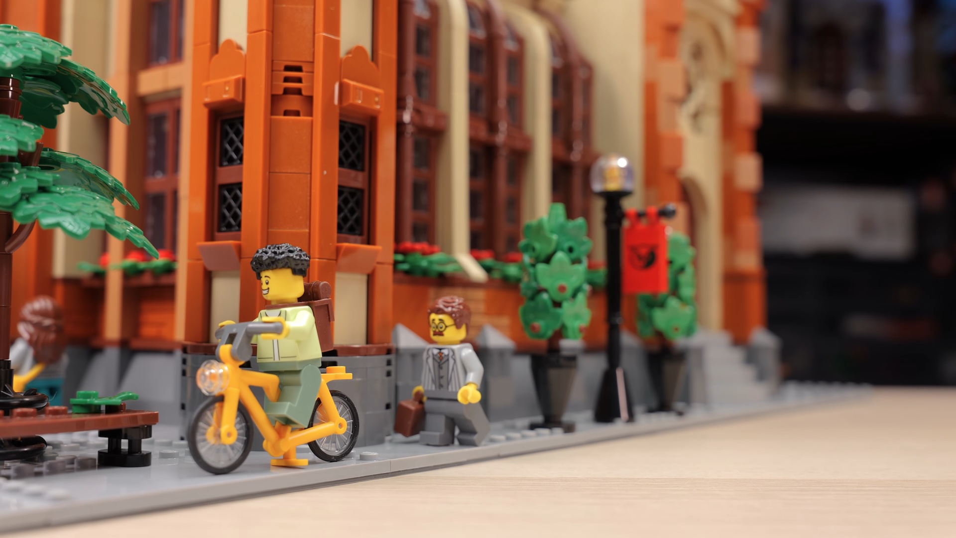 Detalii noi despre University of Science: Primele imagini cu viitorul set masiv din BrickLink Designer Program Series 8
