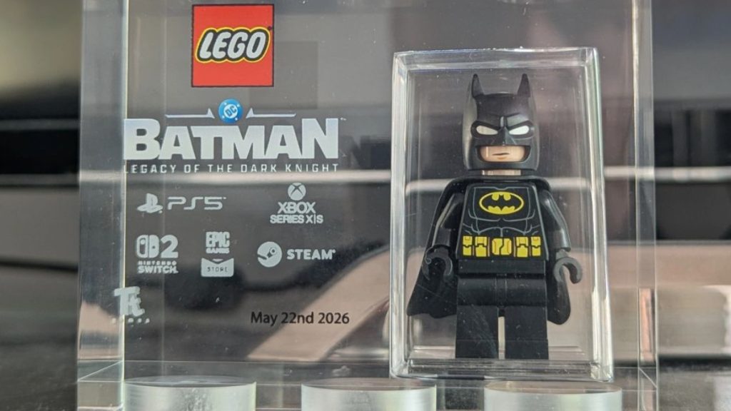 Echipa de dezvoltare LEGO Batman: Legacy of the Dark Knight primește trofee exclusive din cărămidă
