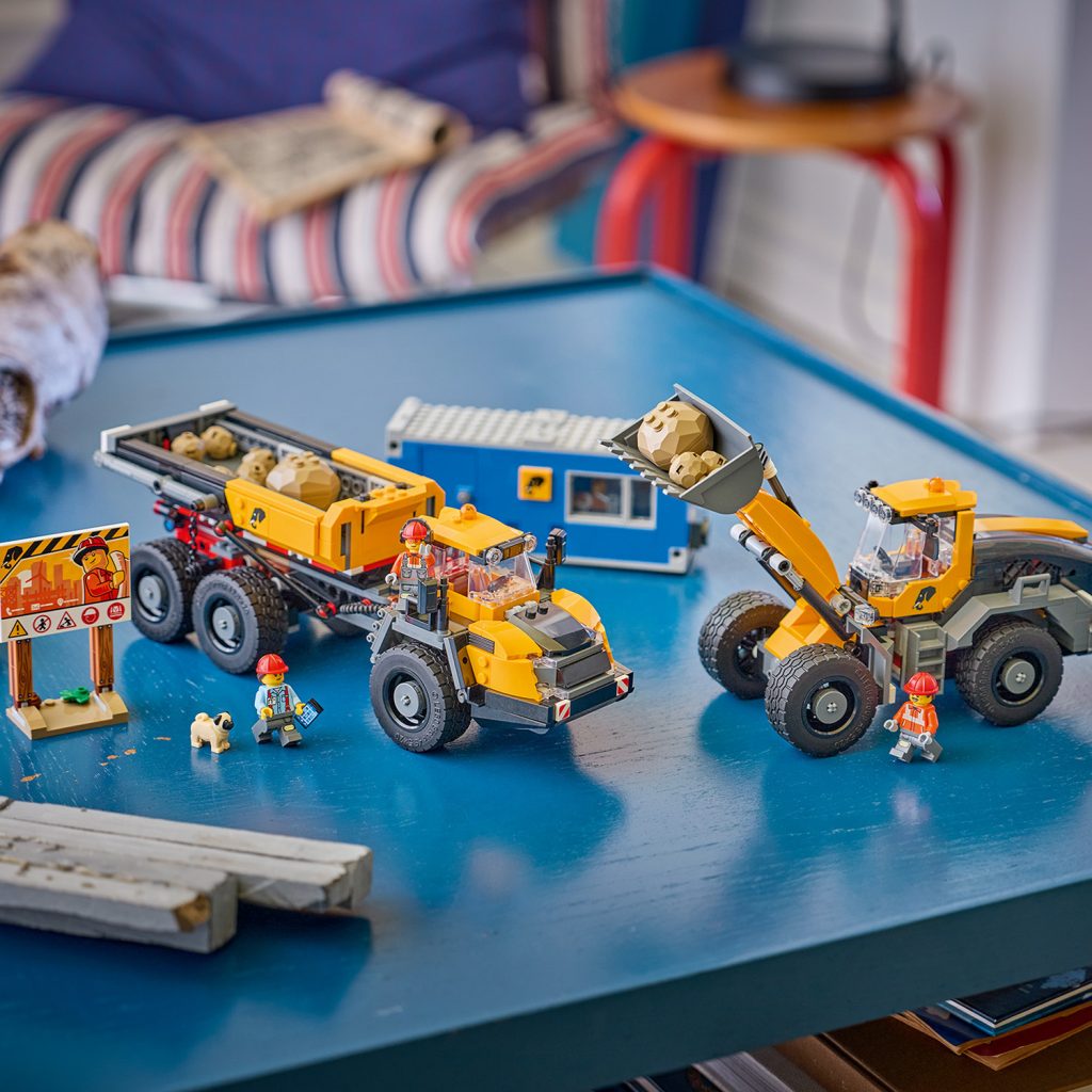 LEGO lansează noutățile verii 2026 pentru gama City: Trenuri clasice, șantiere impresionante și întoarcerea universului Power Miners