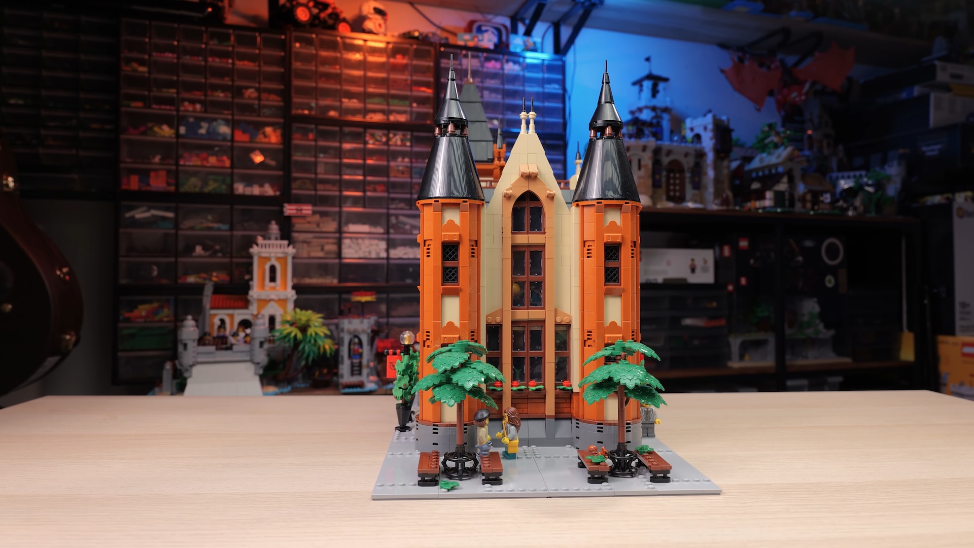 Detalii noi despre University of Science: Primele imagini cu viitorul set masiv din BrickLink Designer Program Series 8