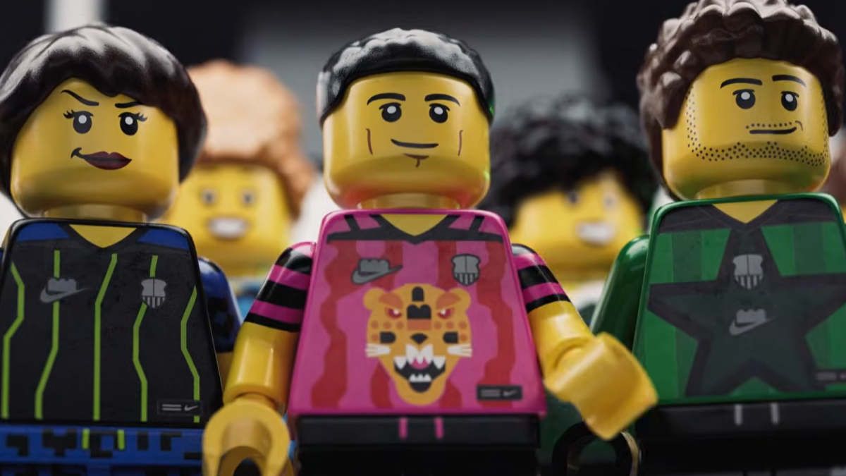 LEGO anunță noua colecție de echipamente de fotbal în colaborare cu Nike pentru vara anului 2026