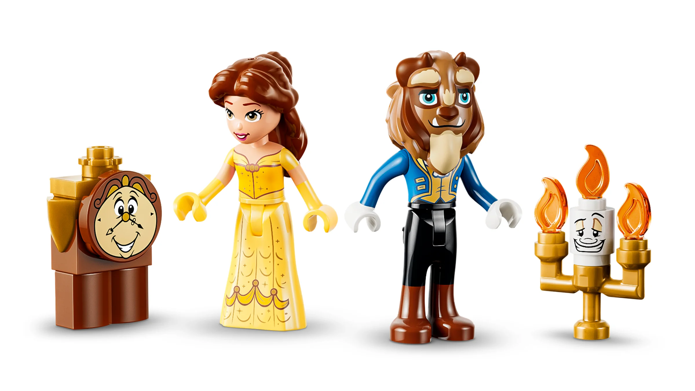 Prim plan cu mini-figurinele Belle, Bestia, Cogsworth și Lumiere din setul LEGO Castelul Fermecat.