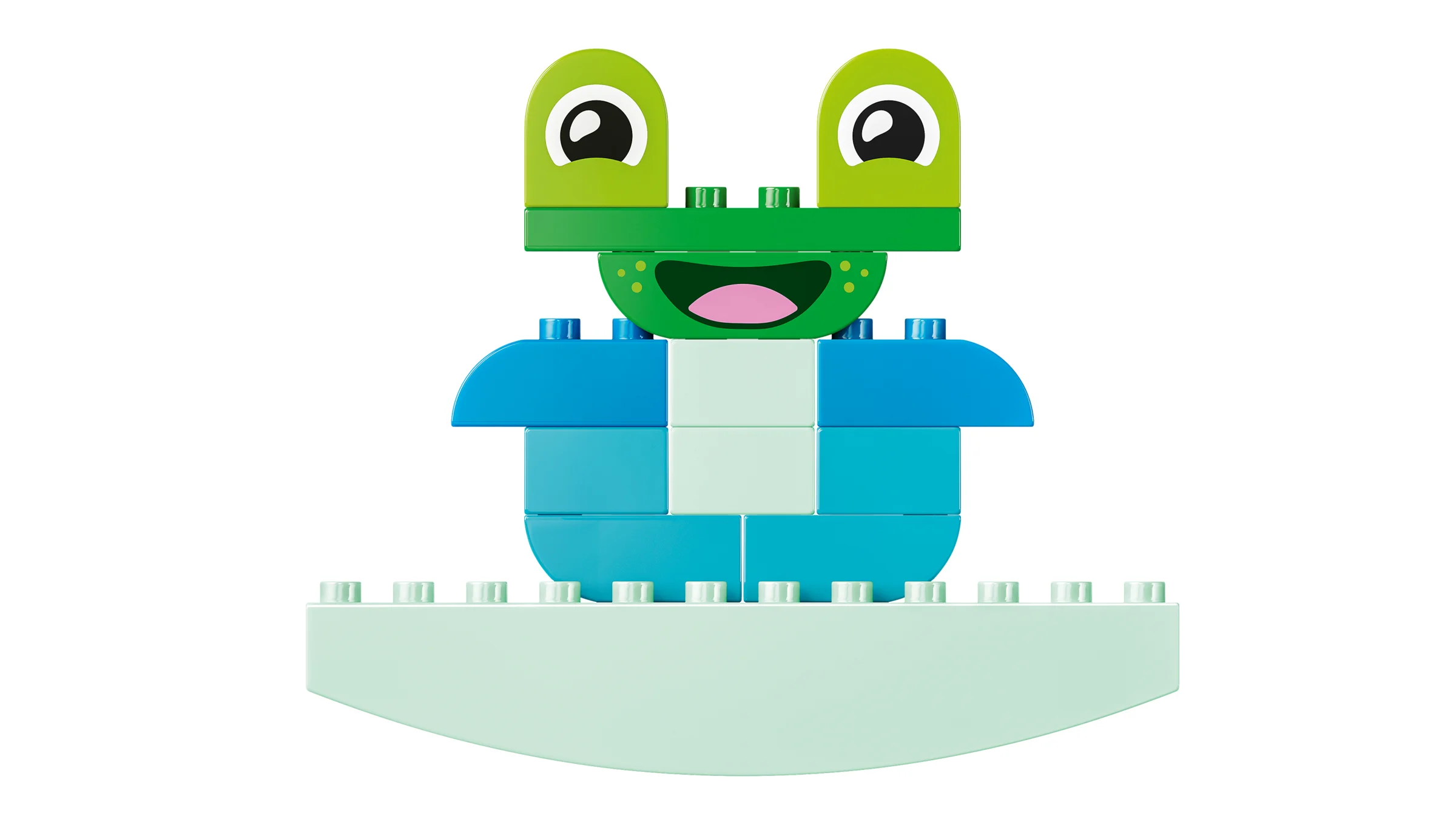 O broască veselă construită din cărămizi LEGO DUPLO colorate. O jucărie simplă și educativă.
