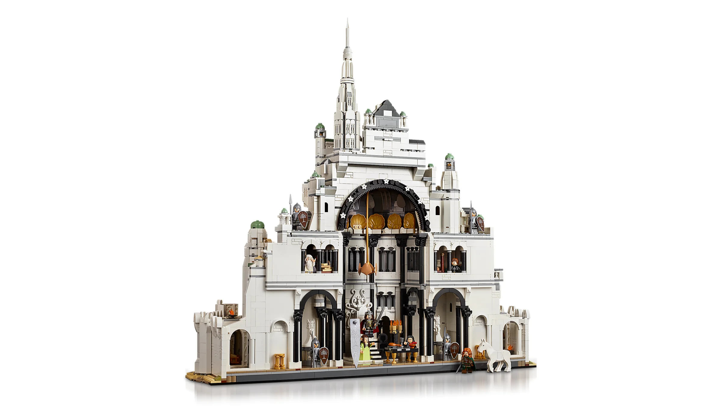 Imagine detaliată a modelului LEGO Minas Tirith, complex și impunător.