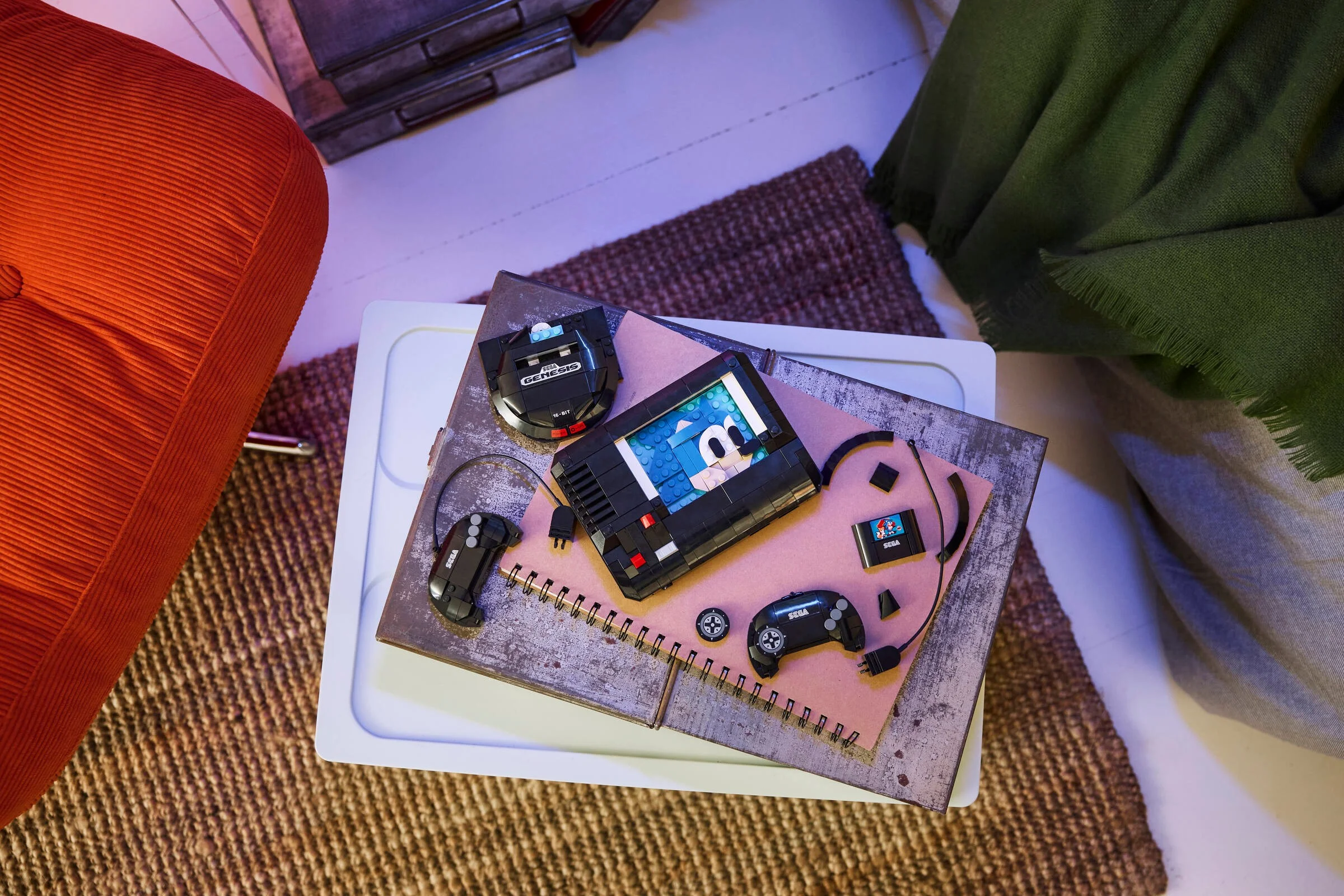 Consola SEGA Mega Drive LEGO, detaliată. Redare realistă, perfectă pentru nostalgici. O piesă de colecție.