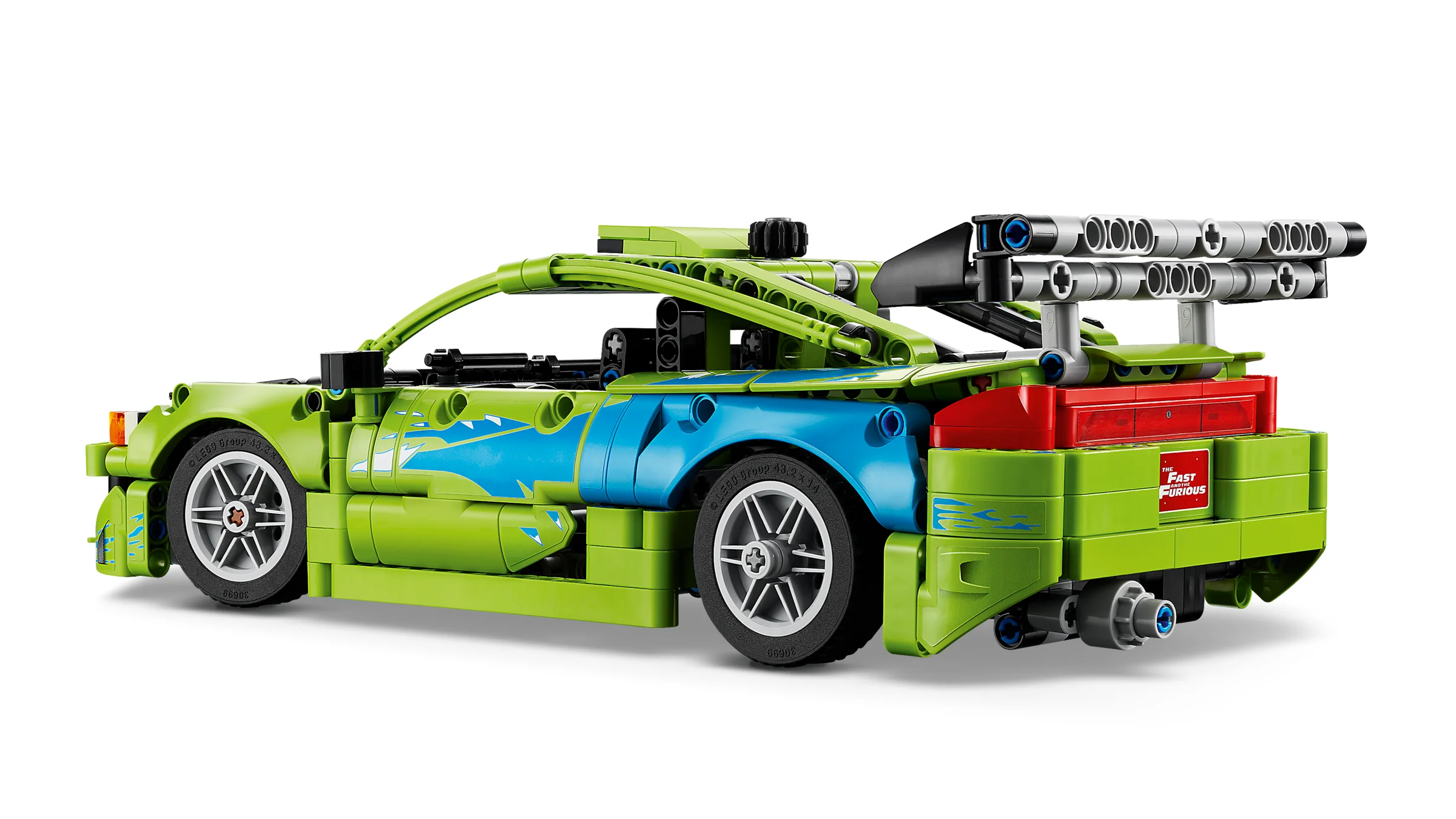 Modelul LEGO Technic Mitsubishi Eclipse, verde și albastru, cu detalii și spoiler spate.