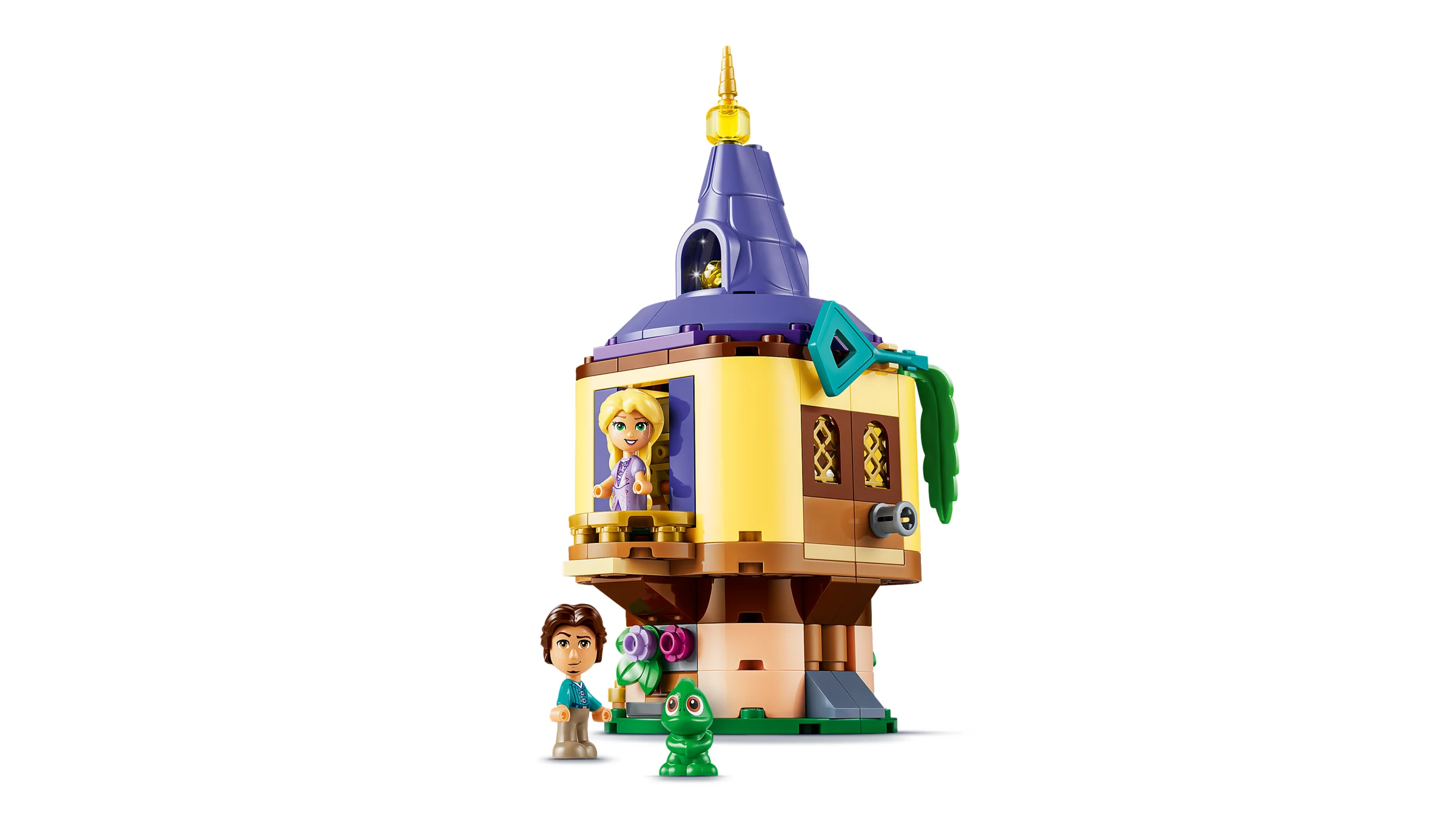 Turnul miniatural al lui Rapunzel, cu Rapunzel, Flynn și Pascal. O scenă drăguță!