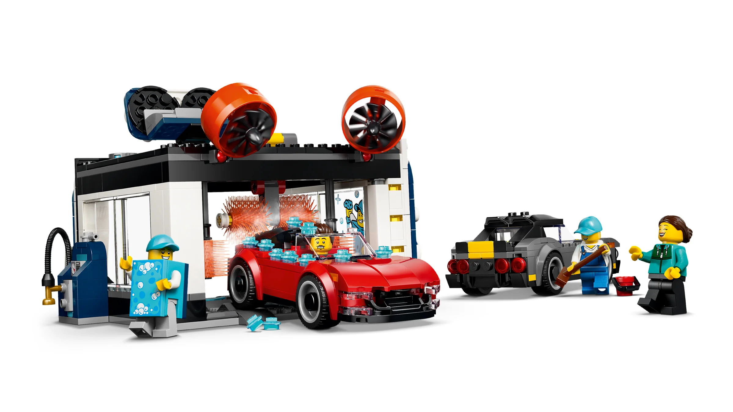 Imagine cu spălătoria auto LEGO 60497, cu mașini și minifigurine. Set viu colorat și interactiv.
