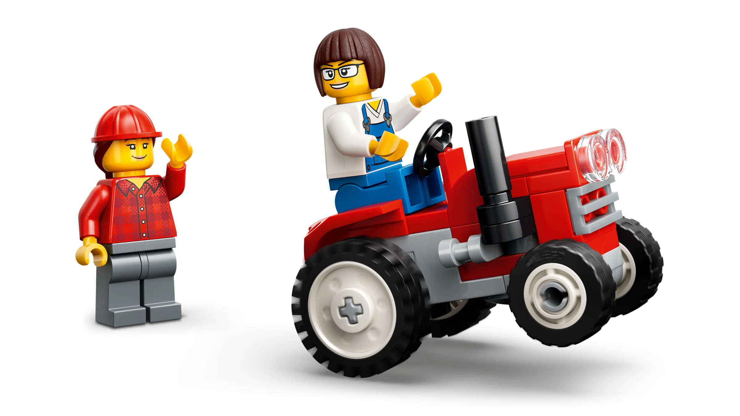 Imagine cu tractor roșu și două minifigurine LEGO. Un șofer pe tractor și un lucrător.