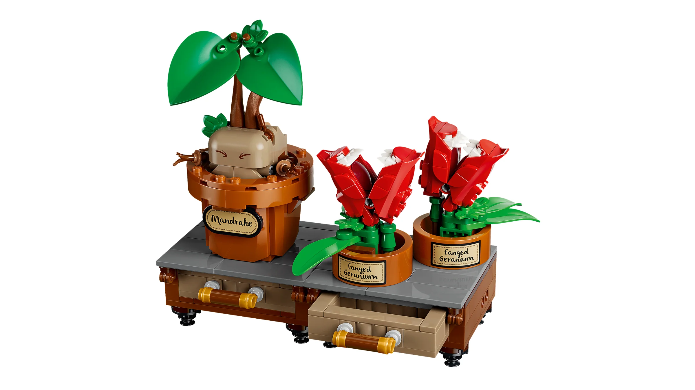 Imagine cu plantele de Herbologie Hogwarts LEGO 76474, incluzând Mandragora și mușcatele Fanged.