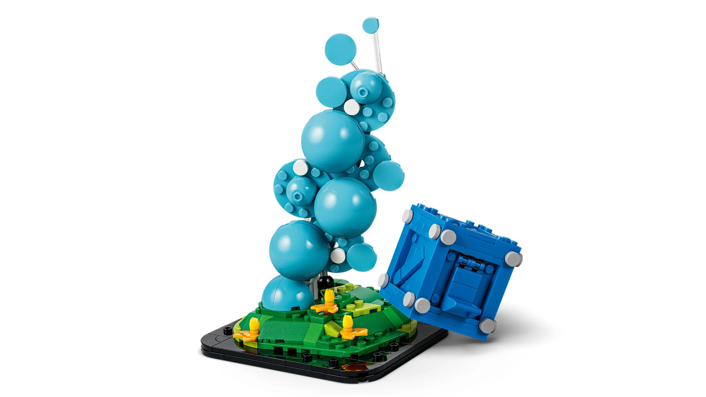 Setul LEGO Fortnite 77080: o cutie de provizii albastră și baloane plutitoare.