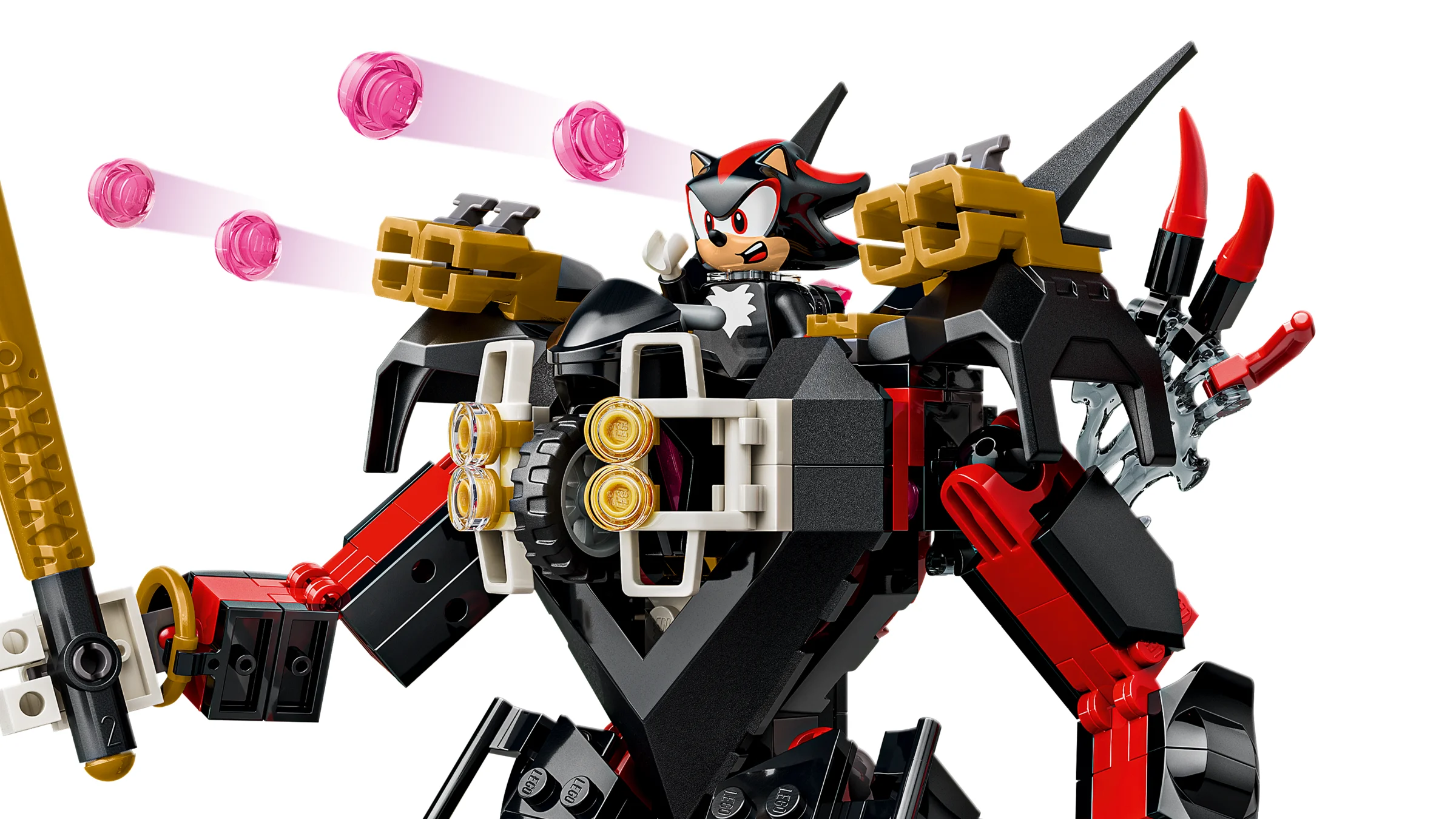 Imagine cu Shadow într-un robot, lansând proiectile roz. Detaliu al setului LEGO 77120.