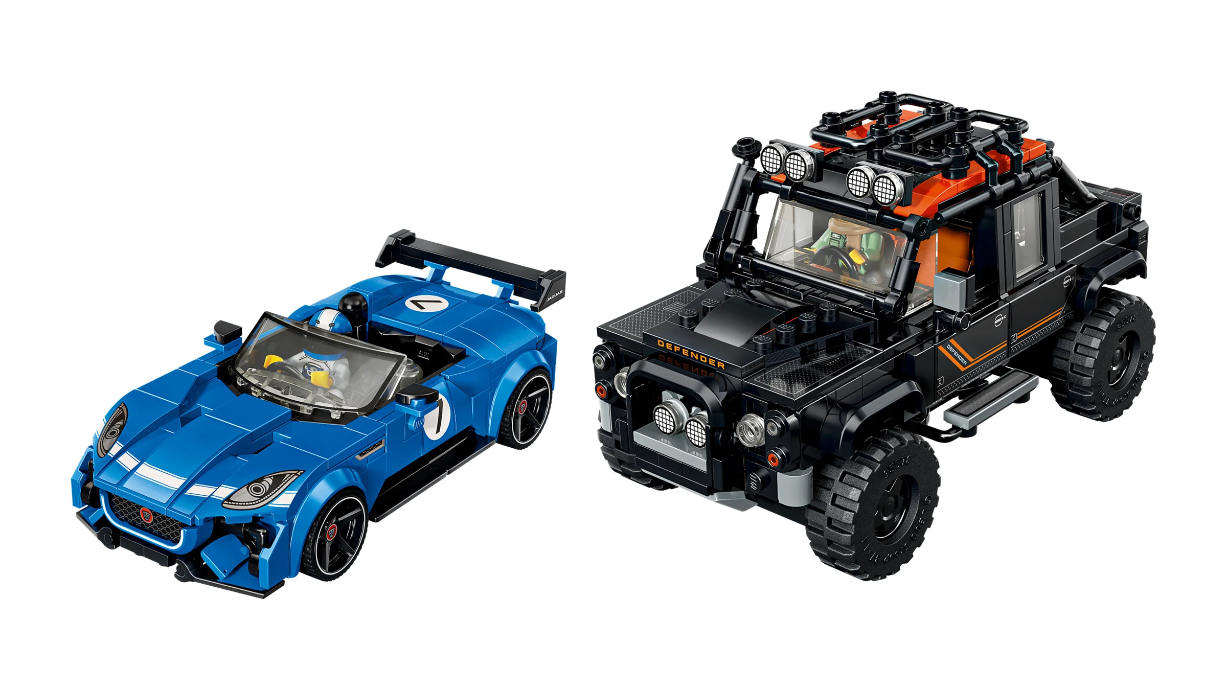 Două modele LEGO: Jaguar F-TYPE Project 7 albastru și Land Rover Defender Classic negru.